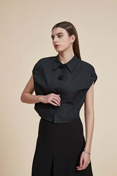 Yola Solid Sleeveless Shirt Collar Top