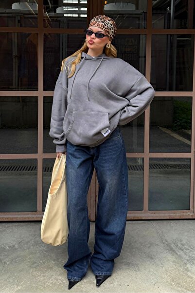 bases. سويت شيرت بقلنسوة من الصوف من الداخل