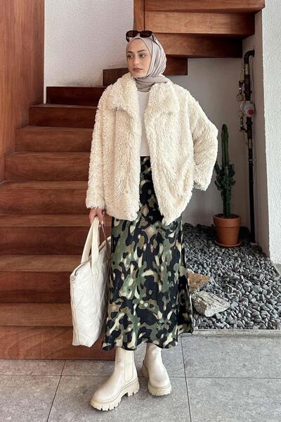 lamelif Μπουφάν με βελούδινη λεπτομέρεια σε κρεμ χρώμα