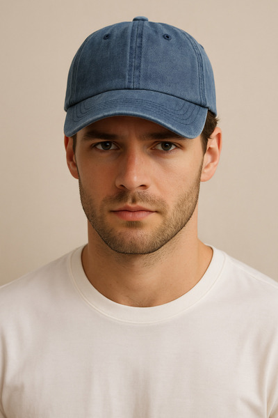 CosmoOutlet Унісекс синя кепка - однотонна, з ефектом старіння, регульована ззаду