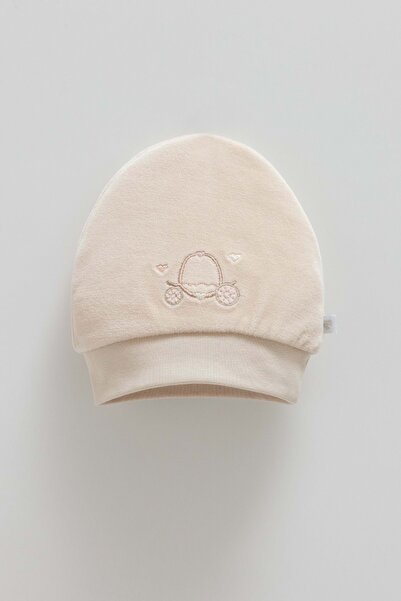 Caramell قبعة مخملية مطرزة للفتيات من ميدل كاسل، لون بيج