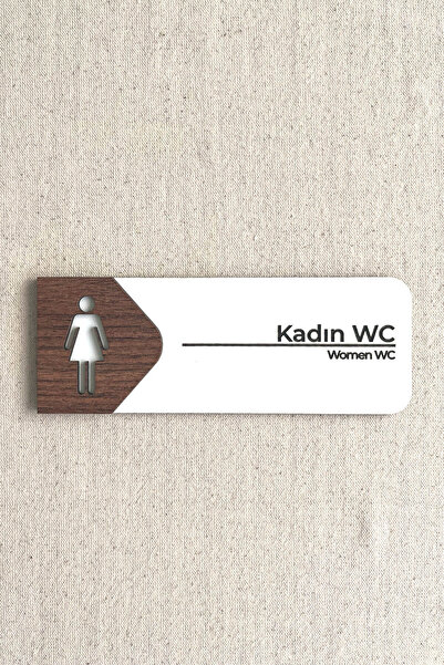 Kuzeylina Kadın WC Kapı Tabelası – MDF Tuvalet Yönlendirme Levhası | 19x7 cm Çift Katmanlı