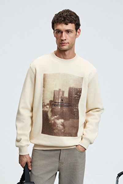 GRIMELANGE Alaric Men's Round Neck Front Printed Regular Fit Ecru Sweatshirt