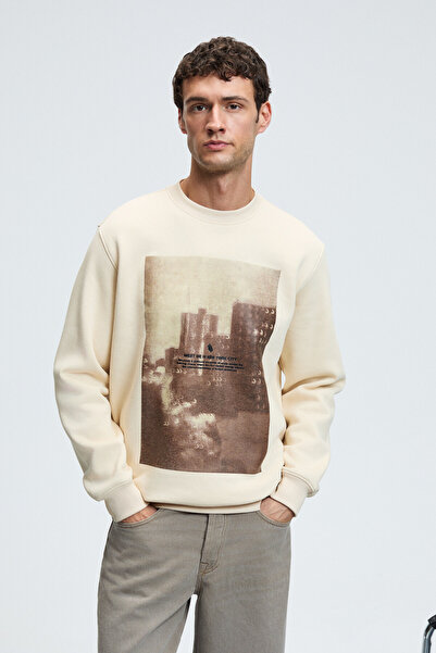GRIMELANGE Alaric Men's Round Neck Front Printed Regular Fit Ecru Sweatshirt