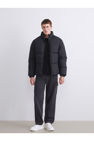 LC Waikiki Siyah Rahat Kalıp Dik Yaka Erkek Şişme Mont