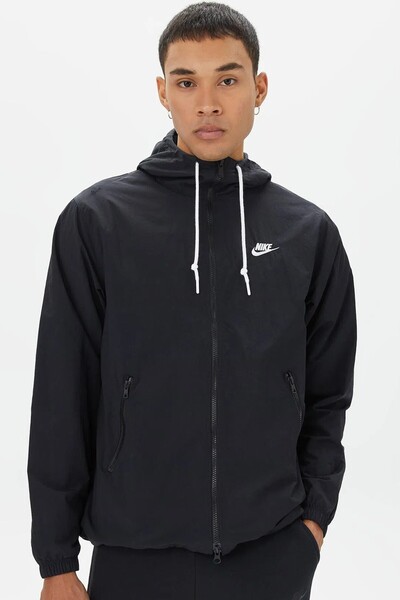 Nike Ανδρικό τζάκετ με φερμουάρ Club Woven Ανδρικό υφαντό αθλητικό μπουφάν με φαρδιά εφαρμογή, μαύρο