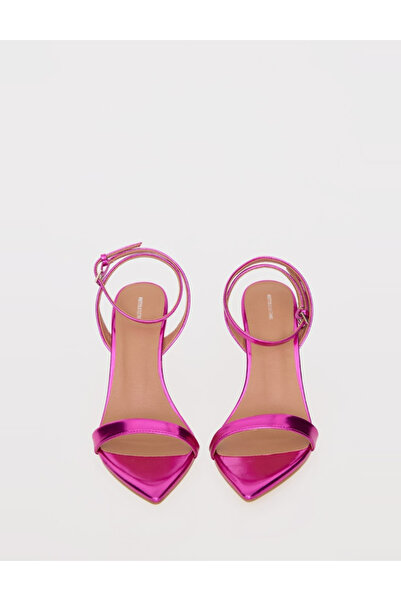 Pretty Little Thing PRETTYLITTLETHING sandals, metallic pink