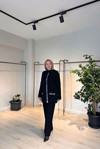 VALİN سترة تريكو مطرزة بالأحجار مع غطاء رأس مفصل