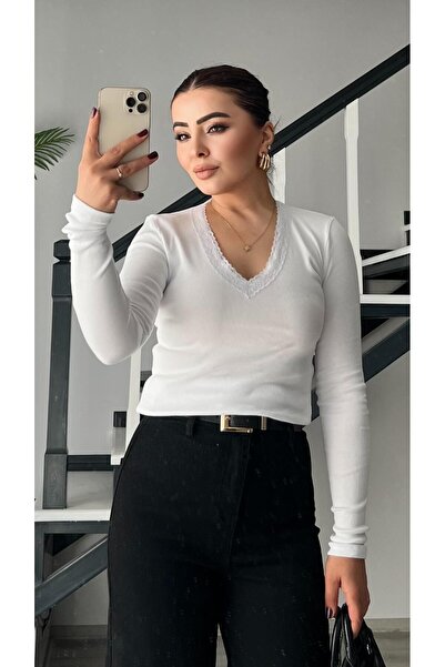 Oslove White V-Neck Lace Blouse