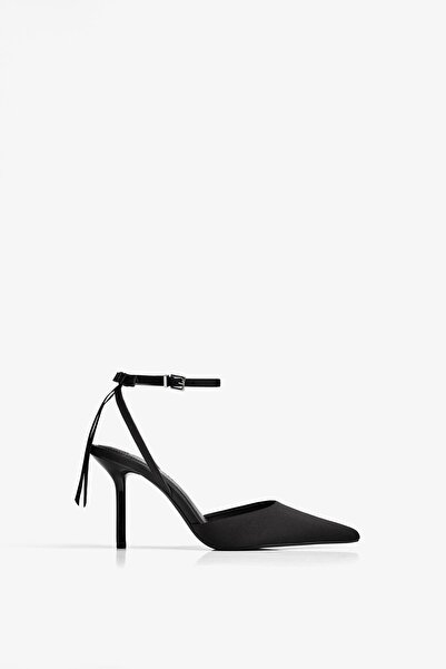 Bershka Fiyonklu topuklu ayakkabı