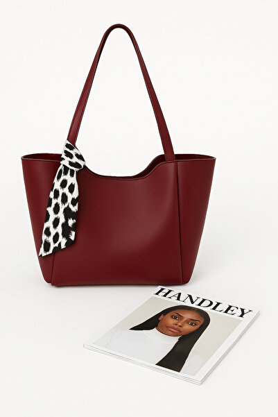 Handley Τσάντα ώμου μεγάλης χωρητικότητας με λεπτομέρεια από φουλάρι
