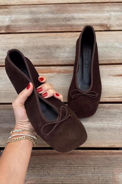 nope21shoess حذاء باليرينا من الجلد الطبيعي من ماركة ميزون كاف