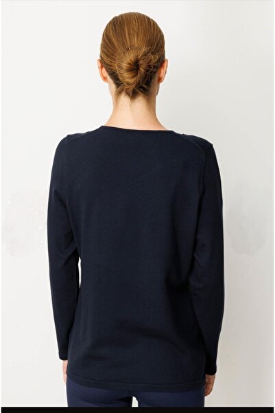 Desen Triko V YAKA OMUZLARI BONCUK İŞLEMELİ BLUZ