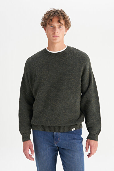 WRANGLER Relaxed Fit Wide Cut Crew Neck Dark Green Knit Sweater