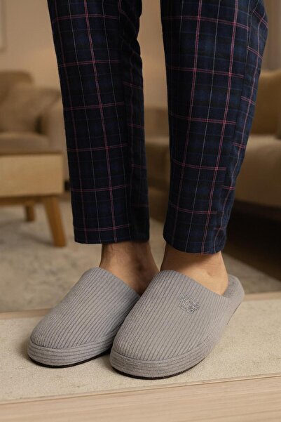MODAONN Unisex Embroidered Velvet Corduroy Pattern Comfortable Soft Sole Fur Inside Slippers