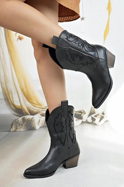 Preshley Women's Doly Black Leather Embroidered 5 cm Heeled Cowboy Boots
