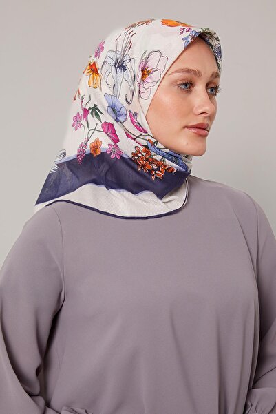 Levidor وشاح قطني بنمط ديزي باللون الأزرق الداكن من K.Lacivert