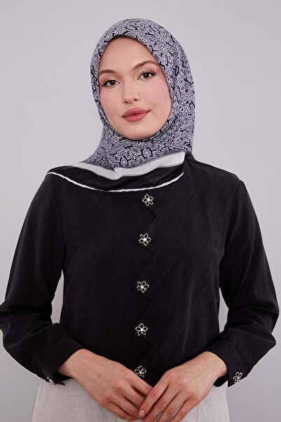 Levidor Black Puzzle Pattern Soft Scarf