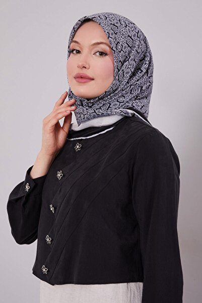 Levidor Black Puzzle Pattern Soft Scarf