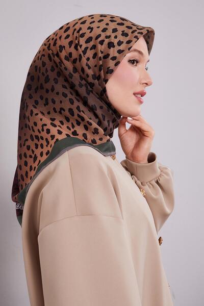 Levidor Emerald Leopard Pattern Soft Scarf