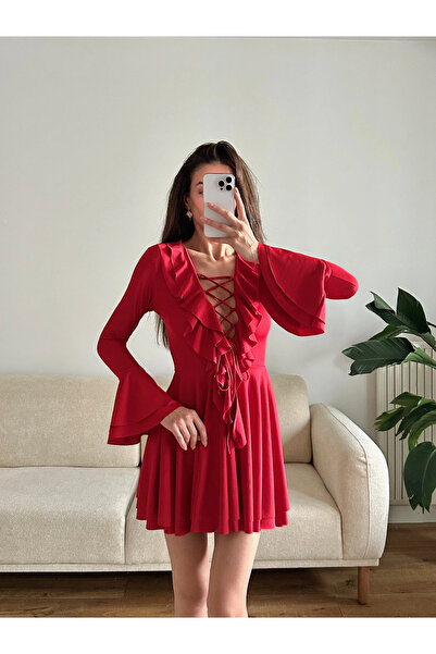 Zoom Butik Derin Bağcıklı Fırfır Elbise - KIRMIZI