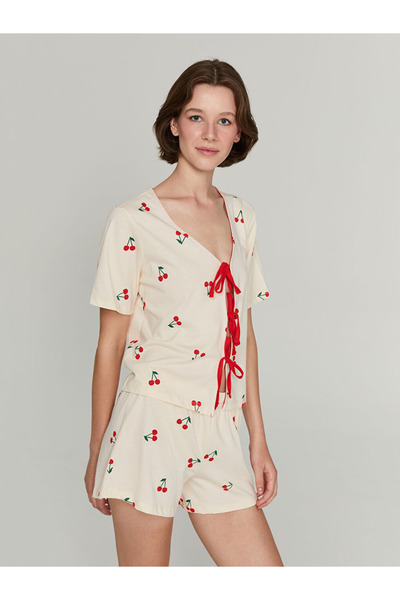 LC Waikiki Ma Bella and Lcw Dream Cherry Ecru Women's Shorts Pajama Set