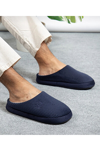 Hızlı Al Men's Winter House Slippers. Embroidered Velvet Pattern Comfortable Soft Sole Fur Lined Men's Guest Slippers.