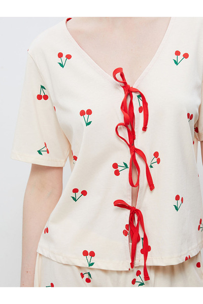 LC Waikiki Ma Bella and Lcw Dream Cherry Ecru Women's Shorts Pajama Set