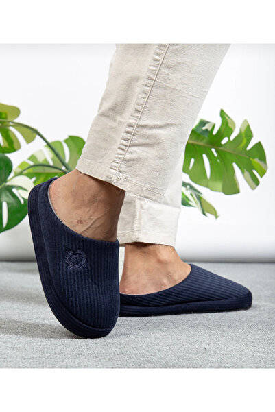 Hızlı Al Men's Winter House Slippers. Embroidered Velvet Pattern Comfortable Soft Sole Fur Lined Men's Guest Slippers.