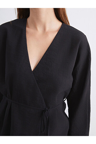 LC Waikiki Siyah Kruvaze Yaka Dokulu Kadın Kimono