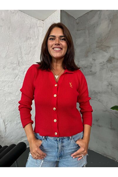 Elif Özbey Butik Kırmızı Gold Düğmeli Polo Yaka Hırka