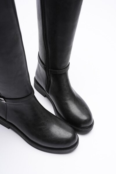 Mubiano Női bőrcsizma cipzáras platina csattal, fekete Reva