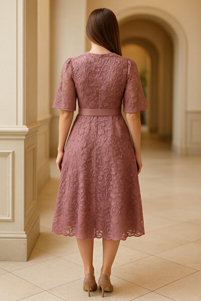 sweetyar Kemerli Yarım Kol Transparan Dantel Çiçek Desenli Detaylı Midi Elbise