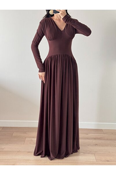 LOCH BUTİK فستان ماكسي نسائي بني اللون بياقة على شكل حرف V وتصميم مطوي وفضفاض