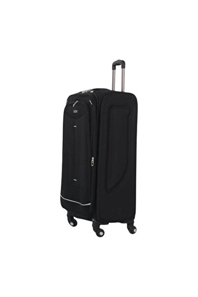 CAPATAN 3-piece canvas luggage set. The bags feature a practical design that's suitable for a variety of trips.