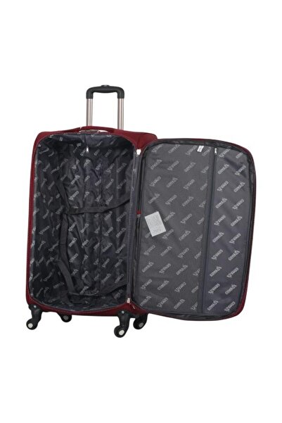 CAPATAN 3-piece canvas luggage set. The bags feature a practical design that's suitable for a variety of trips.