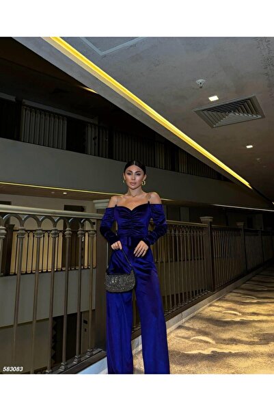 Modafeminen Sametové elastické kombinézové šaty s řetízkovým páskem a detailem na přední straně 583083 FIALOVÉ