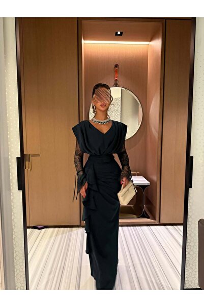 Riva Long, elegant and attractive black evening dress