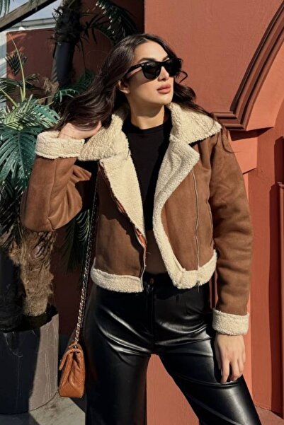 AKD Atelier Γυναικείο σακάκι από καστόρι με κοντό γούνινο εσωτερικό με διπλό στήθος και τσέπες με φερμουάρ