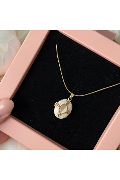 stain steel بريق الأناقة: قلادة فاخرة مرصعة بالأحجار الكريمة