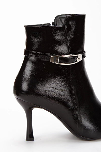 MFT AYAKKABI Siyah Hakiki Deri Görünümlü Sivri Burunlu İnce Topuklu Tokalı Bot