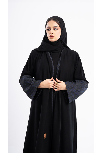 Hasnaa Abaya عباية جود جاكار باللون الكحلي