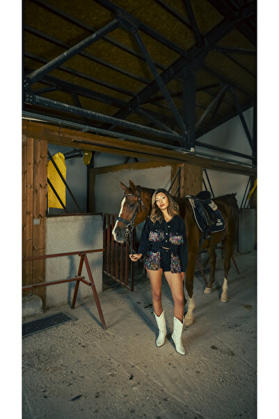 Ceylin Ceylan Renkli Püsküllü Siyah Kot Şort