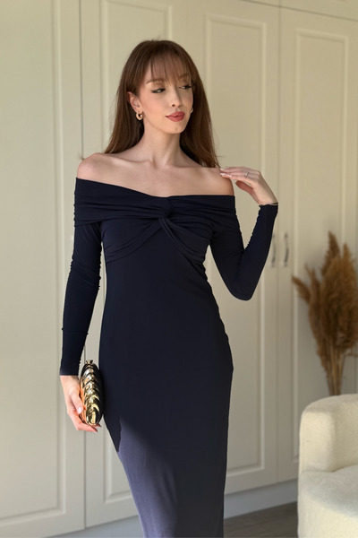 Dilay Gökoğlu Butik Omuz Detaylı Vücudu Saran Midi Lacivert Elbise