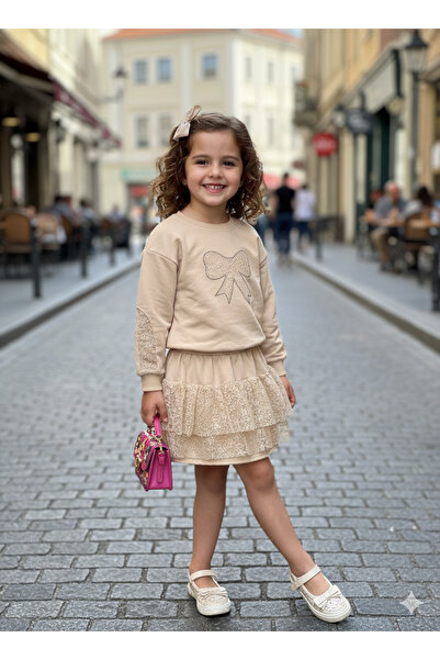 Selvira Bluză cu volane în straturi, cu dantelă, de culoare bej, cu model cu ...