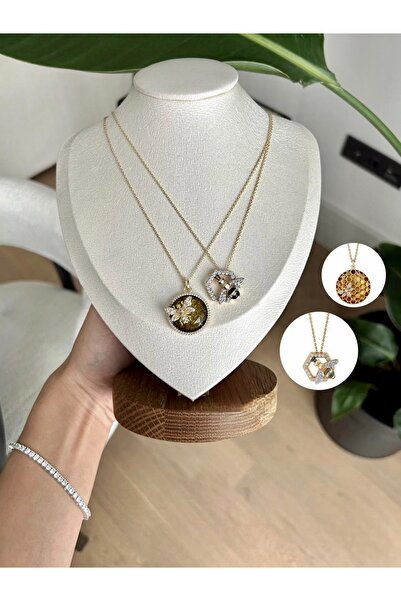 Finery by Nerrs Altıgen tasarım Arı figürlü kolye (görselde sağdaki model)