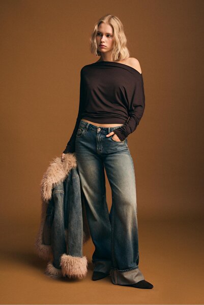 Stradivarius Asymmetric modal T-shirt