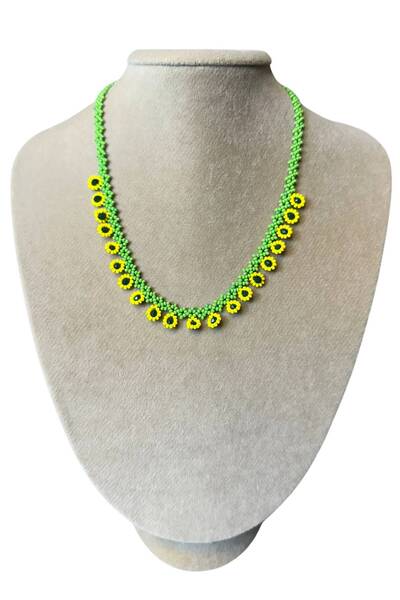 Uretti - Özlem 9422 6915 Handmade Flower Motif Sand and Crystal Bead Necklace