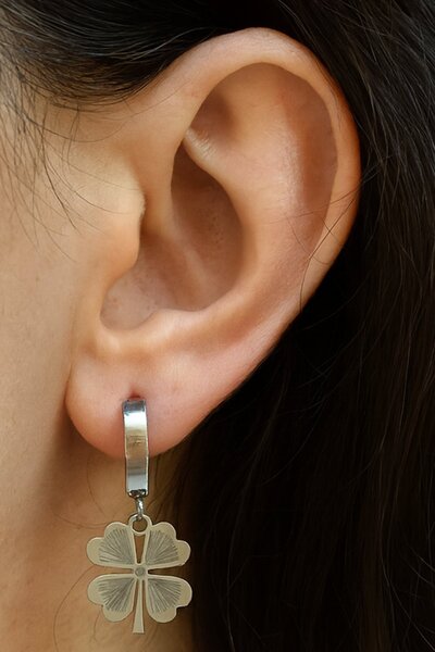 TAKIŞTIR Silver Color Clover Figured Steel Earrings (Pair)