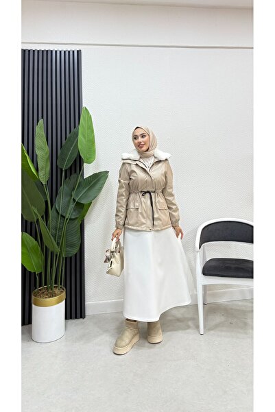 BURCU TESETTÜR Palton hidrofug pentru abaya, cu guler de blană, cu șireturi î...